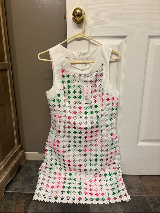 Lilly Pulitzer Dresses & Skirts - Lilly Pulitzer White Crochet Dress with Pink & Green Floral Print
